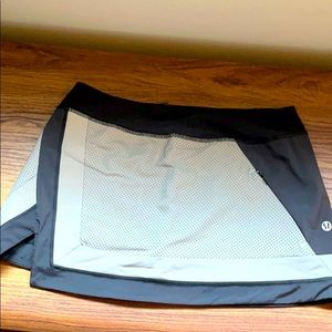 Lululemon reflective running skirt